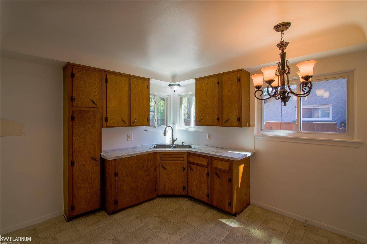 Warren, MI 48092,32750 Grinsell