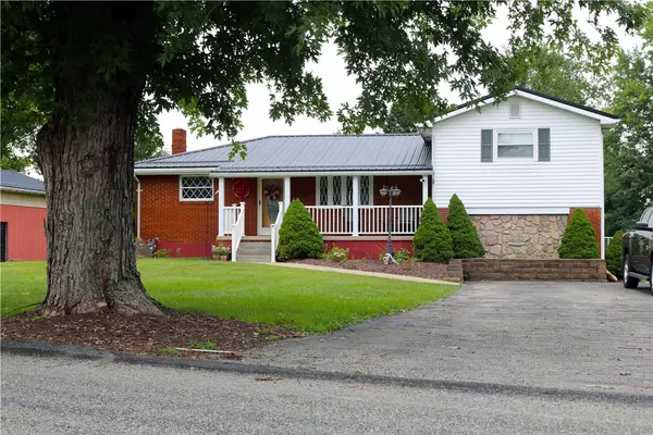 212 Municipal Dr, Rostraver Township, PA 15012