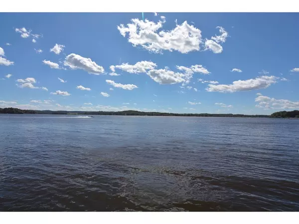 Merrimac, WI 53561,726 Lake Wisconsin Dr