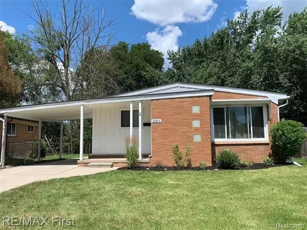 22943 SAINT JOAN ST, St. Clair Shores, MI 48080