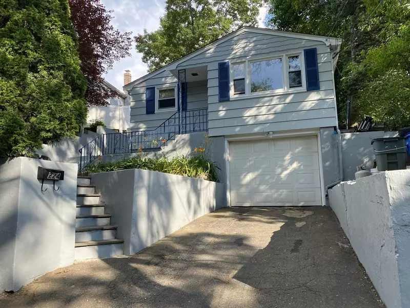 224 College Farm Road, Waltham, MA 02451