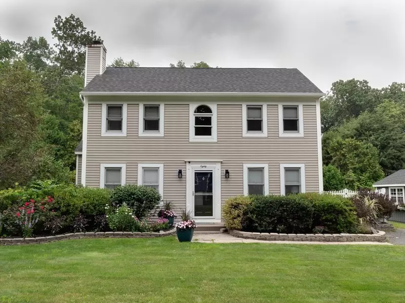 80 N Lake Avenue, Southwick, MA 01077