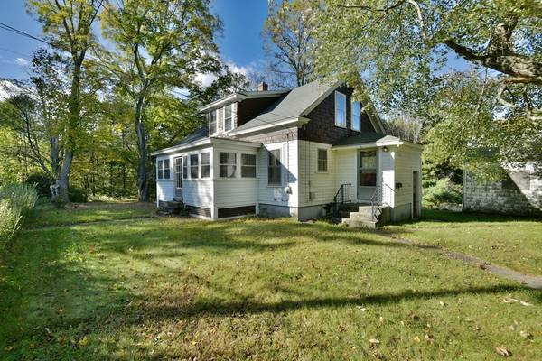 Sutton, MA 01588,563 Mendon