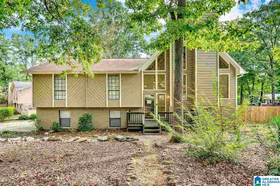 1901 KING CHARLES COURT, Alabaster, AL 35007