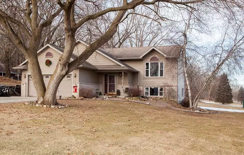 210 Legreid St, Deerfield, WI 53531