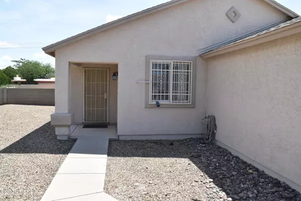 2893 S Foster Drive, Tucson, AZ 85730