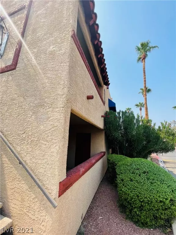 Las Vegas, NV 89103,4111 Sanderling Circle #358