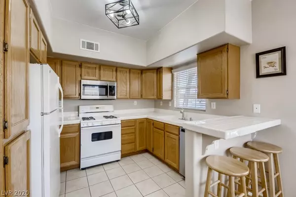 Henderson, NV 89015,520 Arrowhead Trail #311