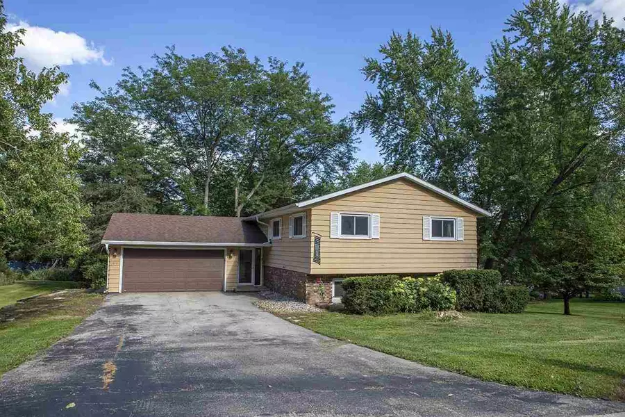 610 Sager St, Deerfield, WI 53531