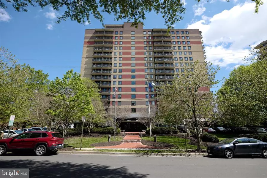 801 N PITT ST #1705, Alexandria, VA 22314