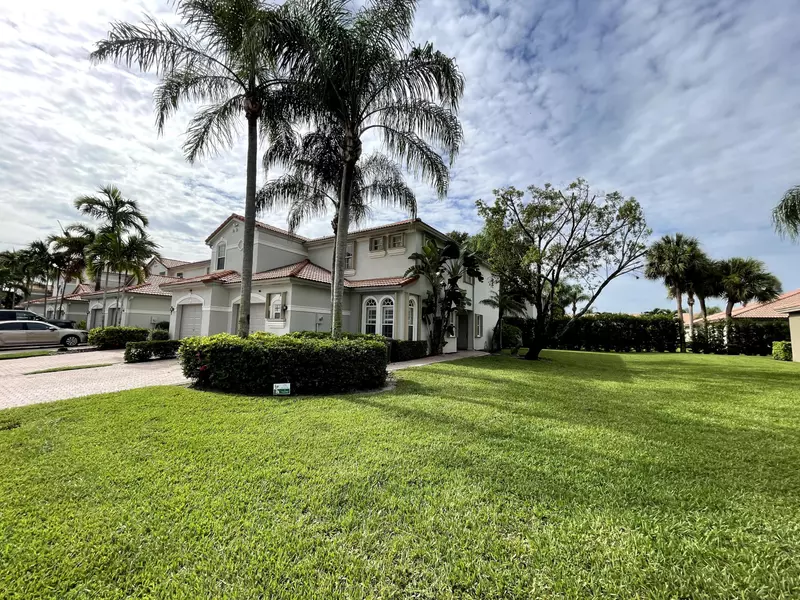 8350 Via Serena, Boca Raton, FL 33433