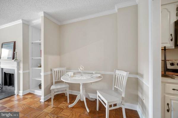 Alexandria, VA 22314,800 S SAINT ASAPH ST #303