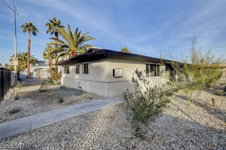 3802 Palos Verdes Street, Las Vegas, NV 89119