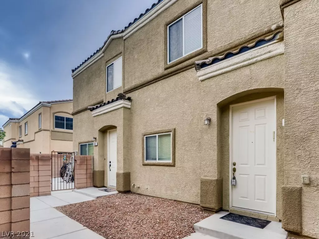 North Las Vegas, NV 89081,6329 Snap Ridge Street #201