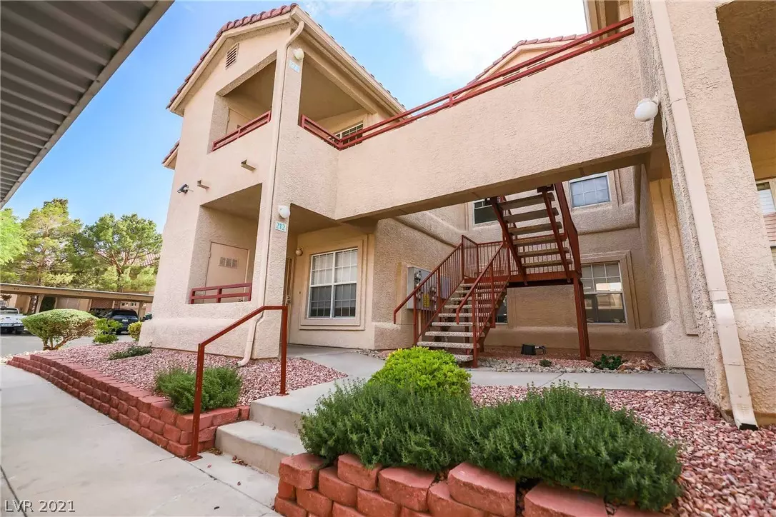 Henderson, NV 89015,520 Arrowhead Trail #222