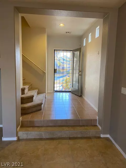 Las Vegas, NV 89148,9260 Shellmont Court