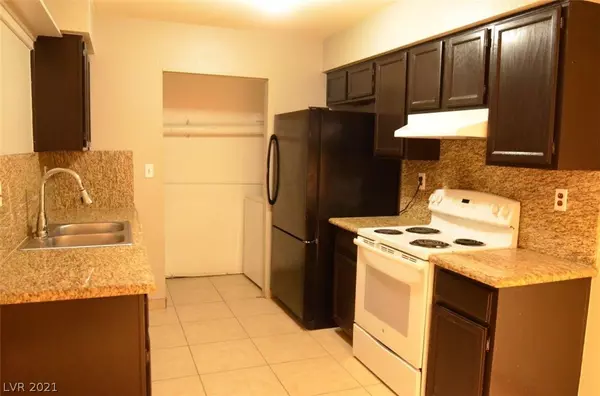 Las Vegas, NV 89110,840 Mantis Way #4