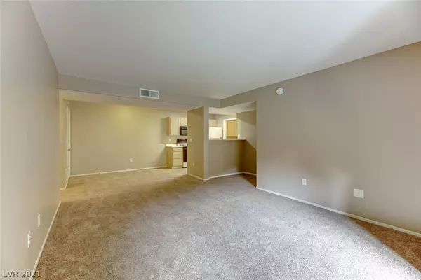 Henderson, NV 89052,950 Seven Hills Drive #2611