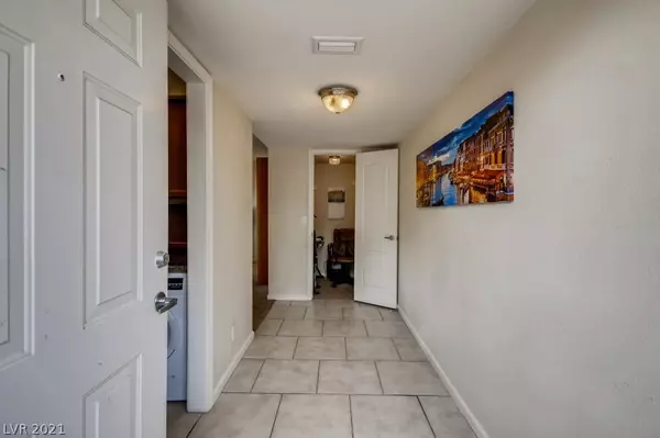 Las Vegas, NV 89109,618 Oakmont Avenue #2302