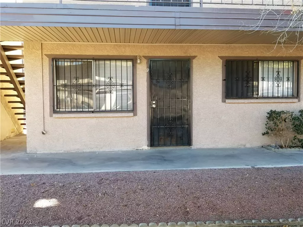 Las Vegas, NV 89119,3712 Royal Crest Street #9