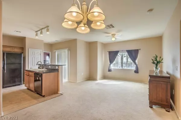 North Las Vegas, NV 89081,3936 Smokey Fog Avenue #201