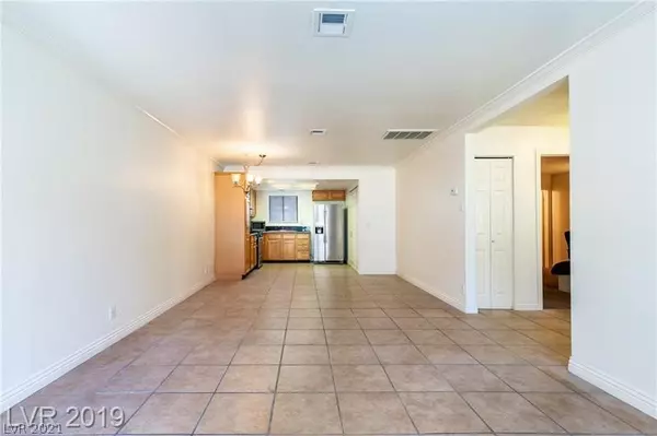 Las Vegas, NV 89119,5171 Caliente Street #133