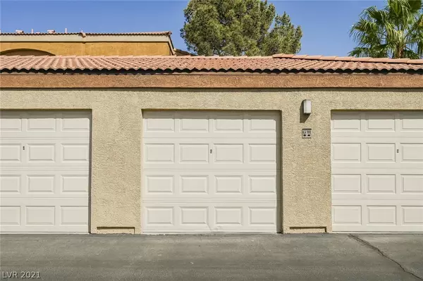 Henderson, NV 89052,950 Seven Hills Drive #2123