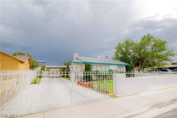 1621 E McDonald Avenue, North Las Vegas, NV 89030