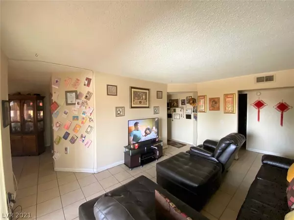 Las Vegas, NV 89128,3151 Soaring Gulls Drive #2136