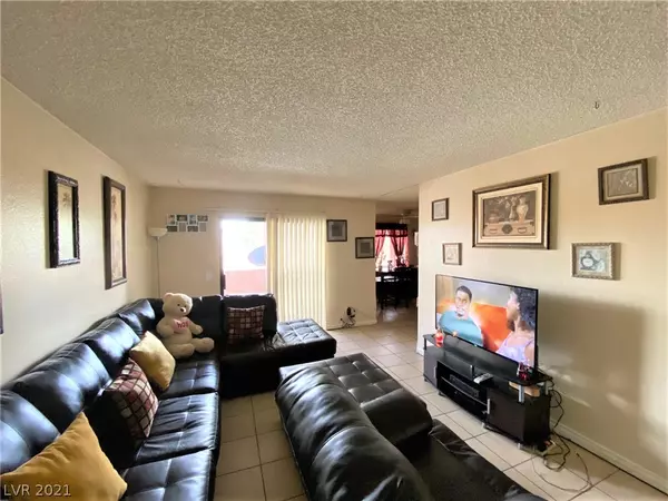 Las Vegas, NV 89128,3151 Soaring Gulls Drive #2136