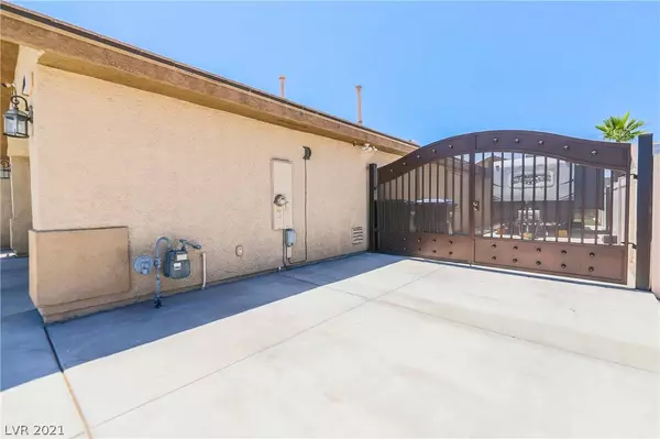 North Las Vegas, NV 89081,5809 Hawkeye Bell Street