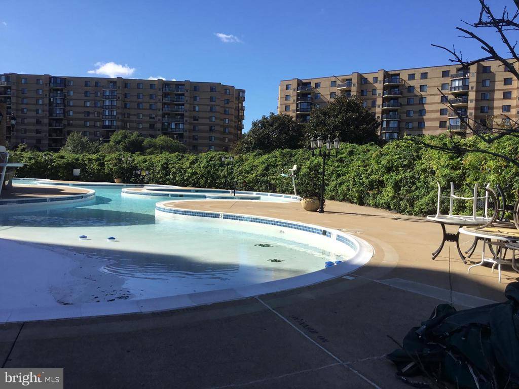 8350 GREENSBORO DR #223, Mclean, VA 22102