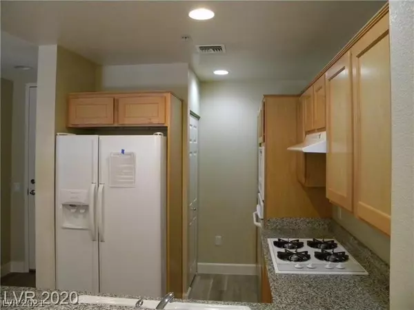 Las Vegas, NV 89123,67 E Agate Avenue #201