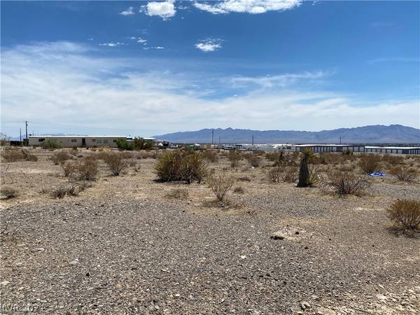 2401 E Christine Way, Pahrump, NV 89060