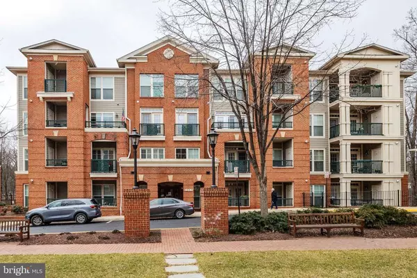 Fairfax, VA 22031,2907 SAINTSBURY PLZ #401