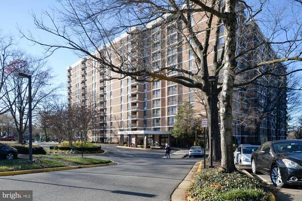 2311 PIMMIT DR #1103, Falls Church, VA 22043