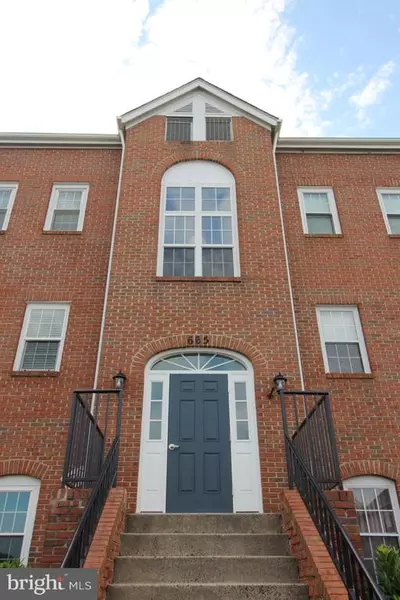 665 CONSTELLATION SQ SE #C, Leesburg, VA 20175