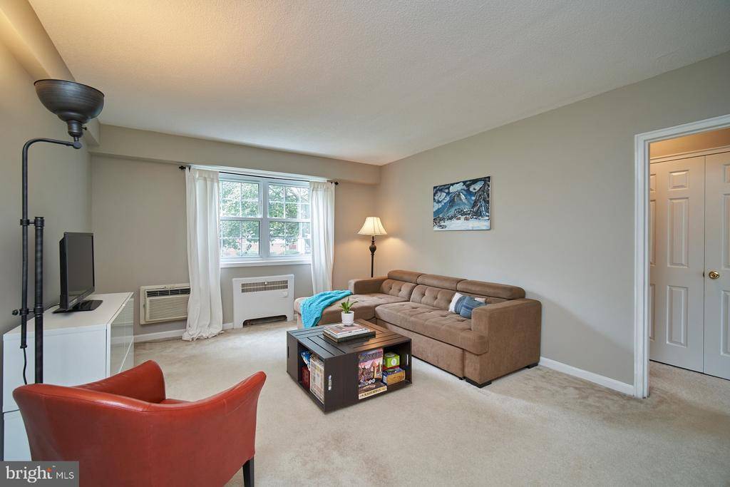 Arlington, VA 22203,4360 N PERSHING DR #43601