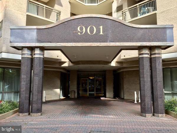 901 MONROE ST #602, Arlington, VA 22201