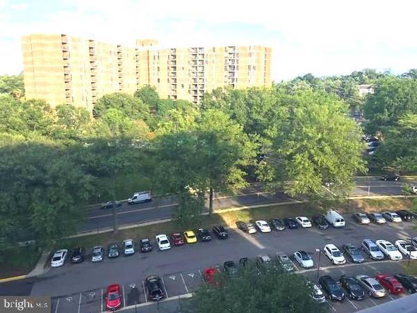 2300 PIMMIT DR #1113, Falls Church, VA 22043