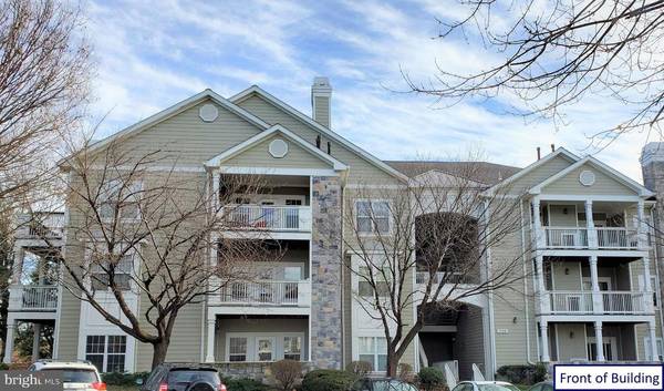 1724 LAKE SHORE CREST DR #36, Reston, VA 20190