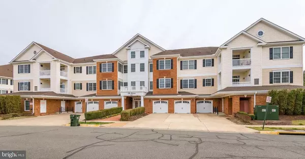 15231 ROYAL CREST DR #303, Haymarket, VA 20169