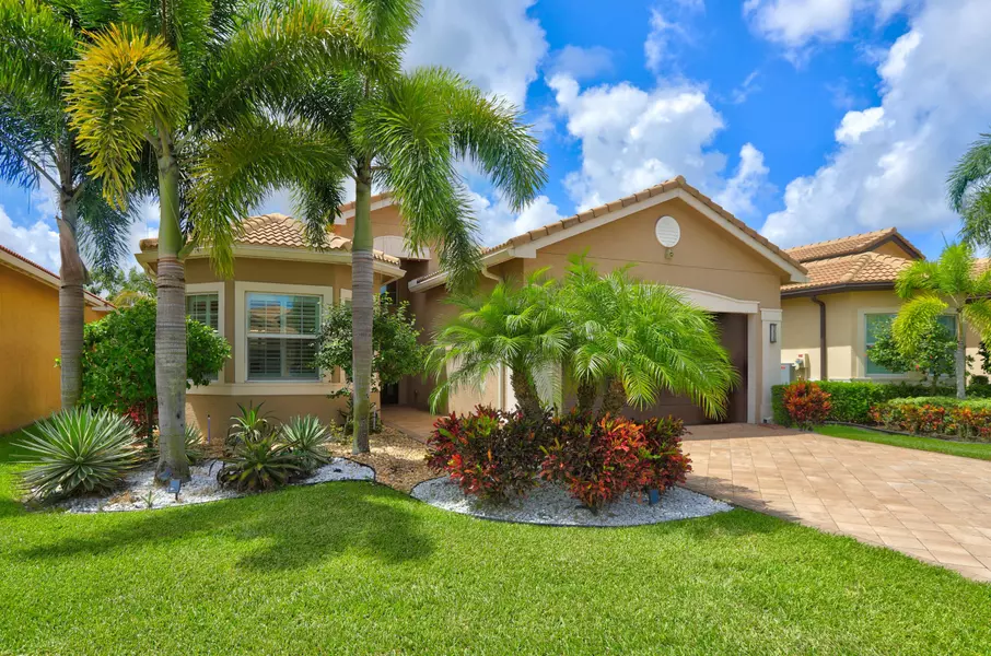 8196 Mount Thor LN, Boynton Beach, FL 33473