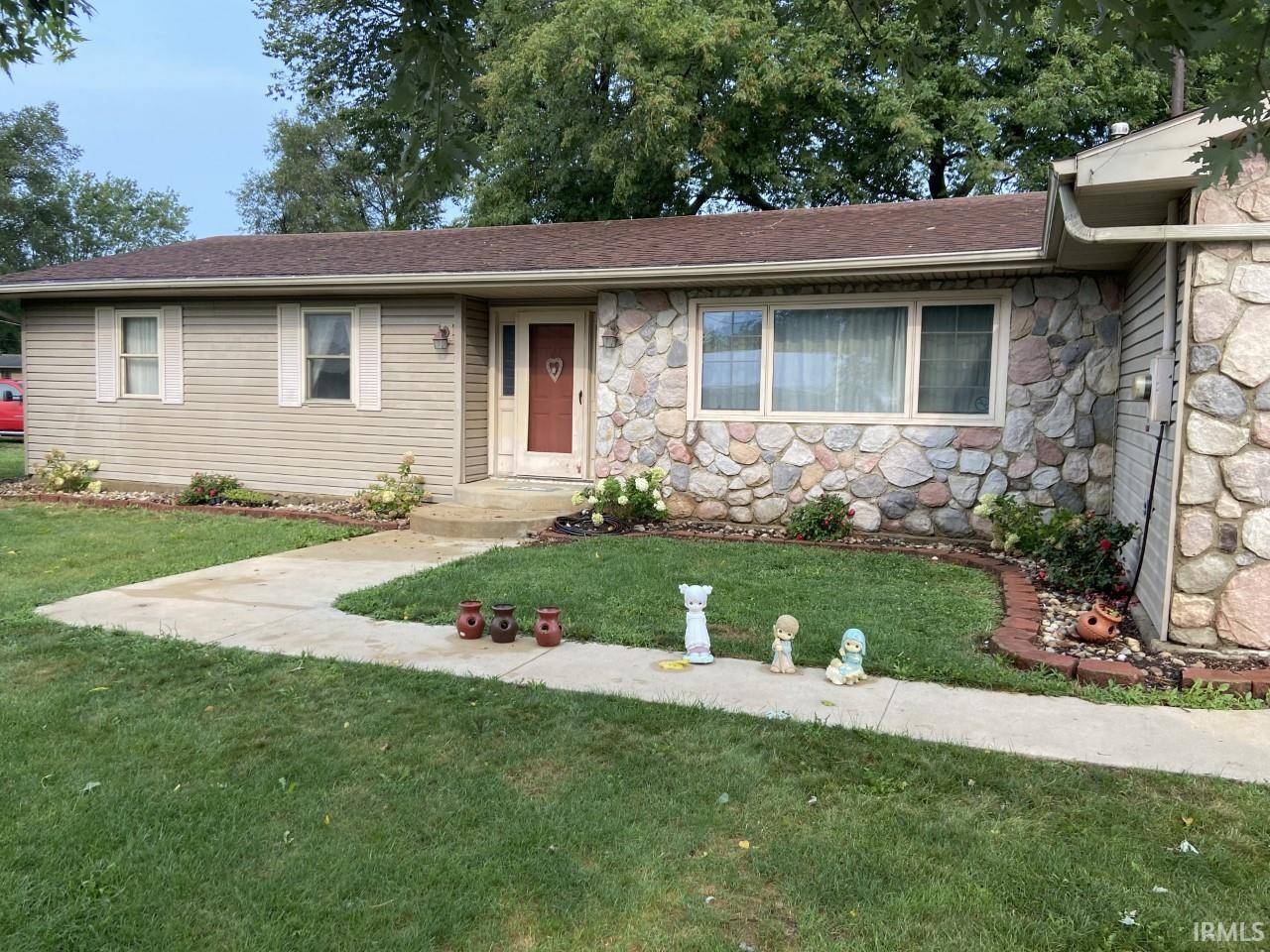 1587 Terrace Hills Road, Kendallville, IN 46755