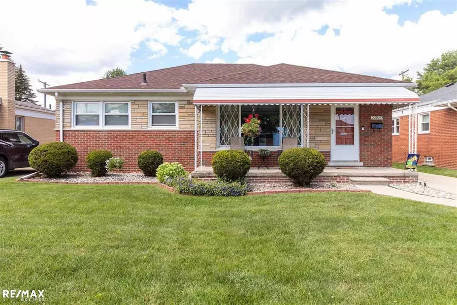 22923 Lincoln, Saint Clair Shores, MI 48082