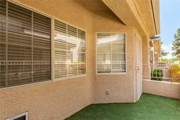 Las Vegas, NV 89128,933 Dusty Creek Street