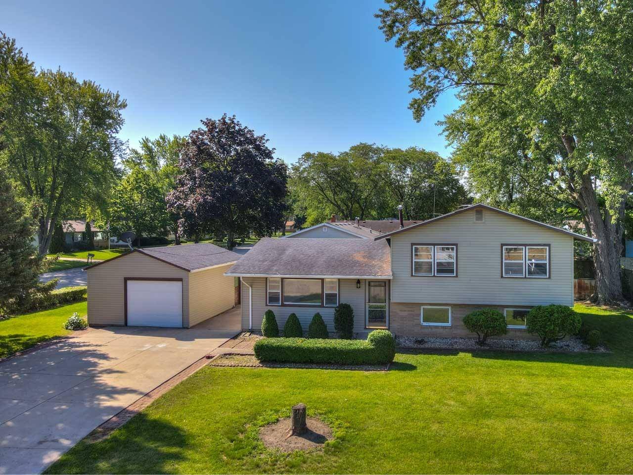 1758 Windsor Ct, Beloit, WI 53511