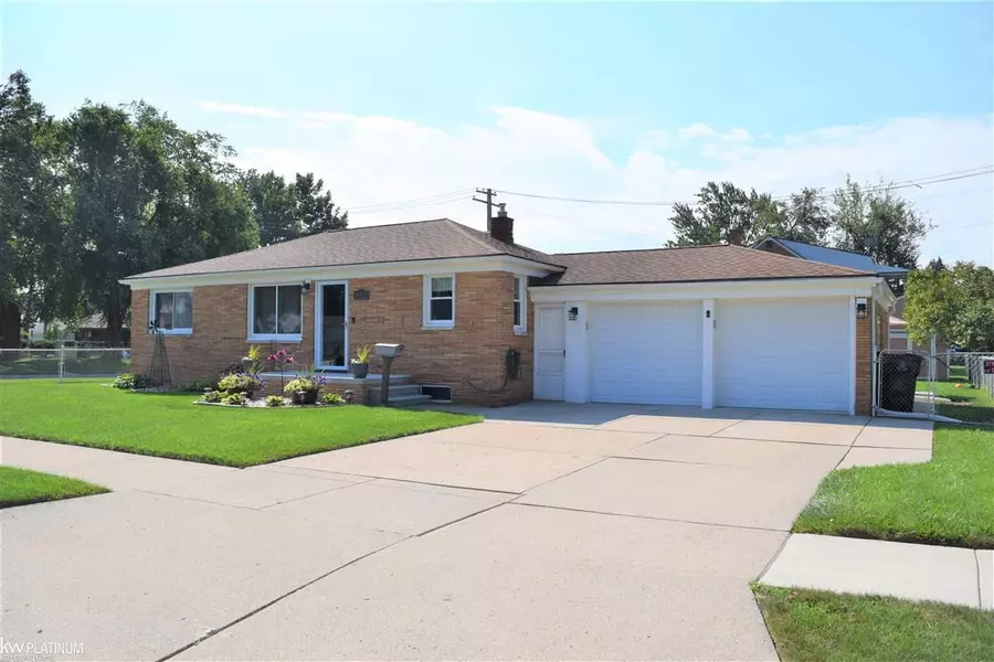 16940 Mayfield, Roseville, MI 48066