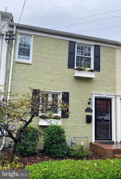 34 KENNEDY ST, Alexandria, VA 22305