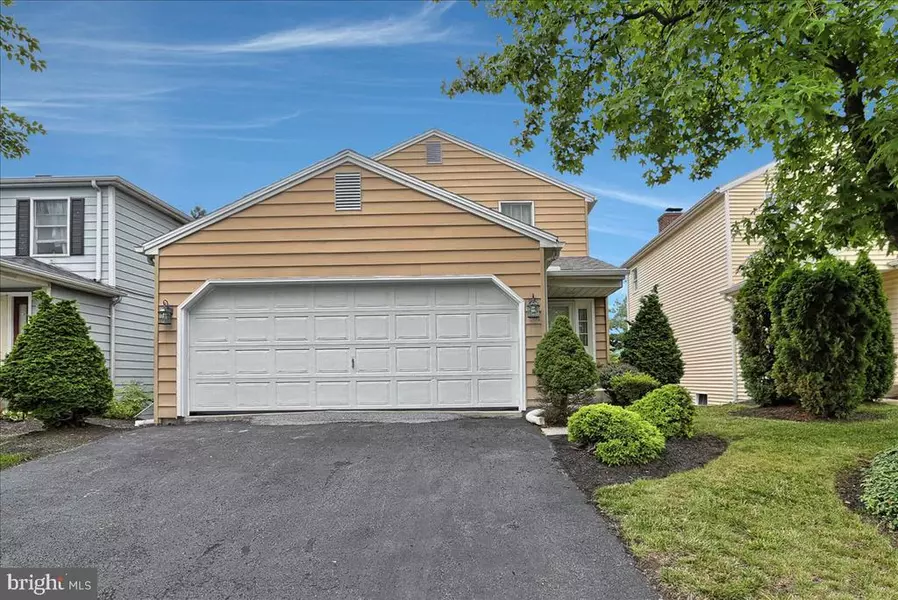 2221 BUTTONWOOD CIR, Harrisburg, PA 17110